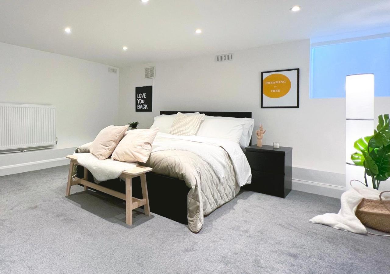 Апартаменты Stylish 3 Bed Flat With Garden Лондон Экстерьер фото