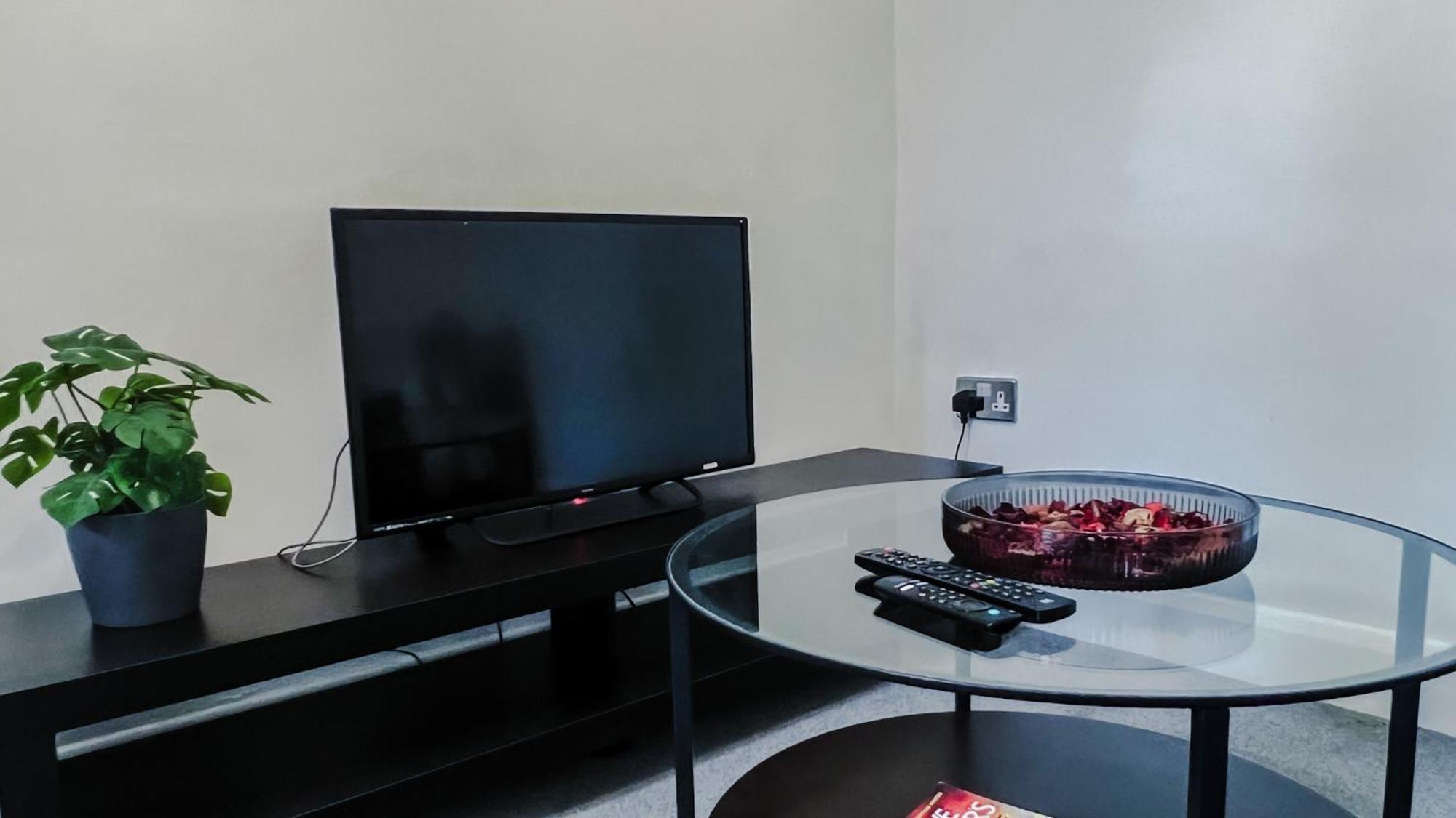 Апартаменты Stylish 3 Bed Flat With Garden Лондон Экстерьер фото